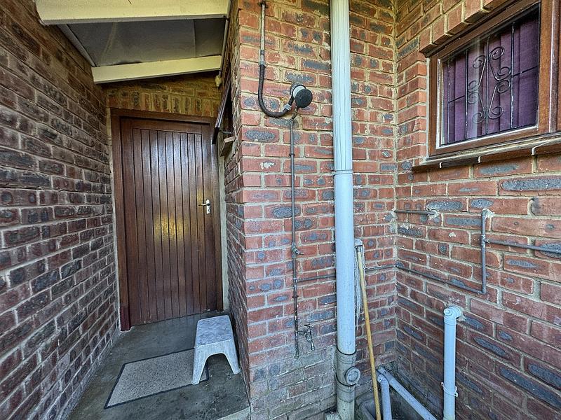 7 Bedroom Property for Sale in Uvongo KwaZulu-Natal