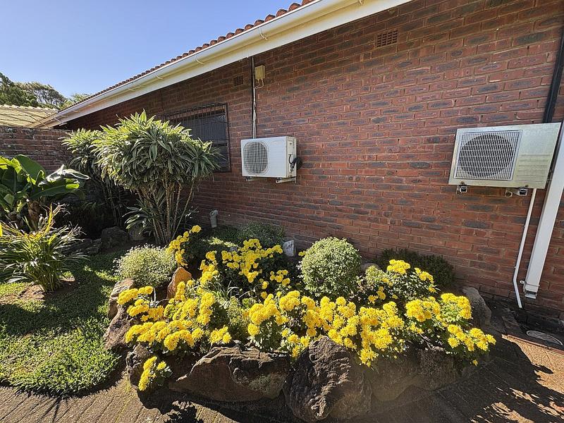 7 Bedroom Property for Sale in Uvongo KwaZulu-Natal