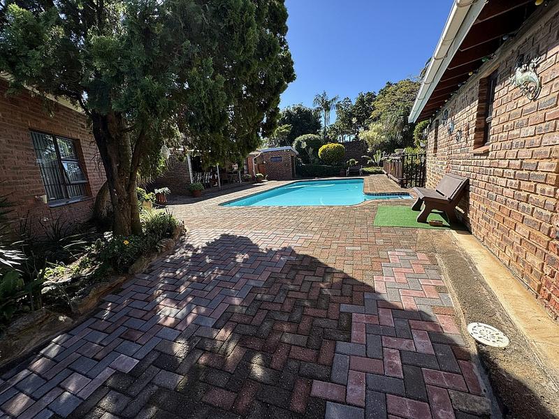 7 Bedroom Property for Sale in Uvongo KwaZulu-Natal