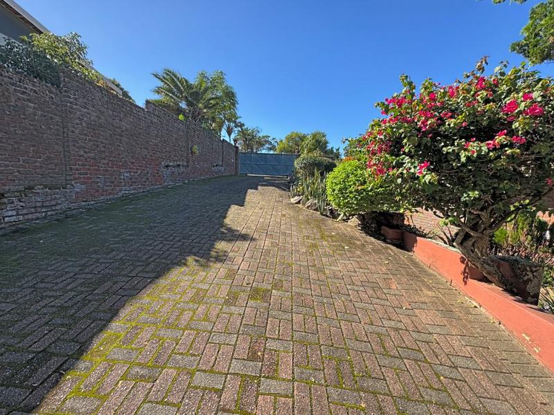 7 Bedroom Property for Sale in Uvongo KwaZulu-Natal