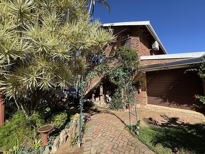 7 Bedroom Property for Sale in Uvongo KwaZulu-Natal