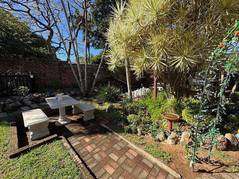 7 Bedroom Property for Sale in Uvongo KwaZulu-Natal