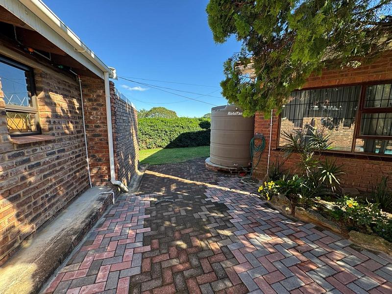 7 Bedroom Property for Sale in Uvongo KwaZulu-Natal