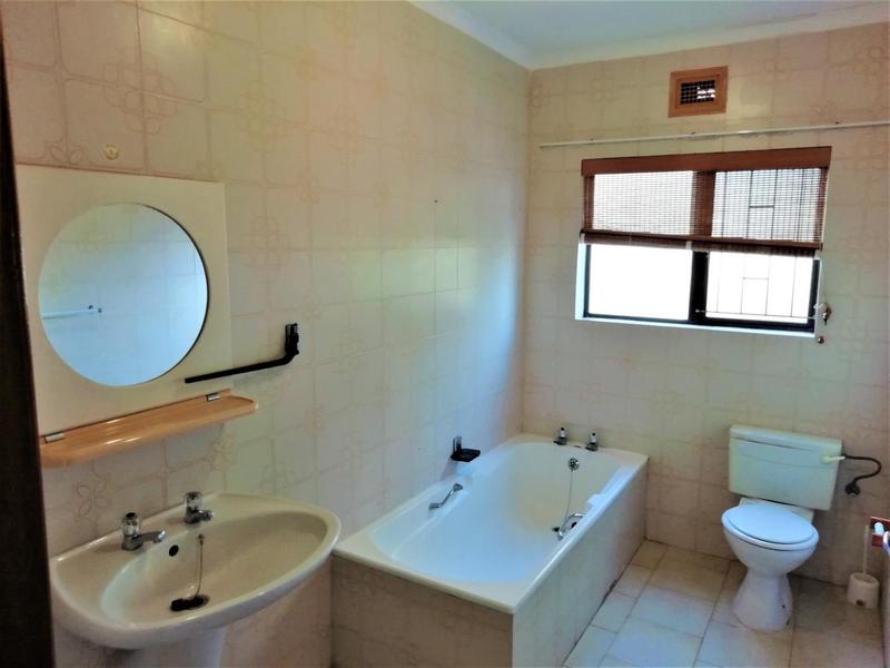 To Let 3 Bedroom Property for Rent in Freeland Park KwaZulu-Natal