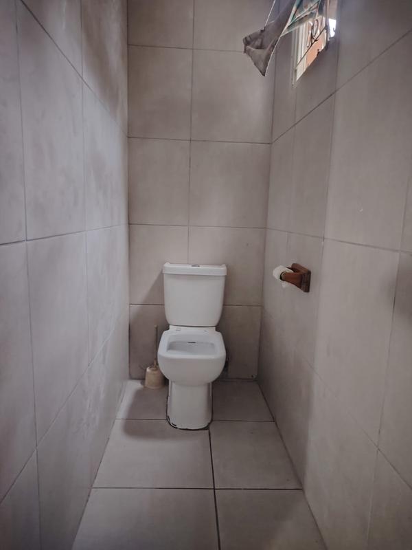 1 Bedroom Property for Sale in Manors KwaZulu-Natal