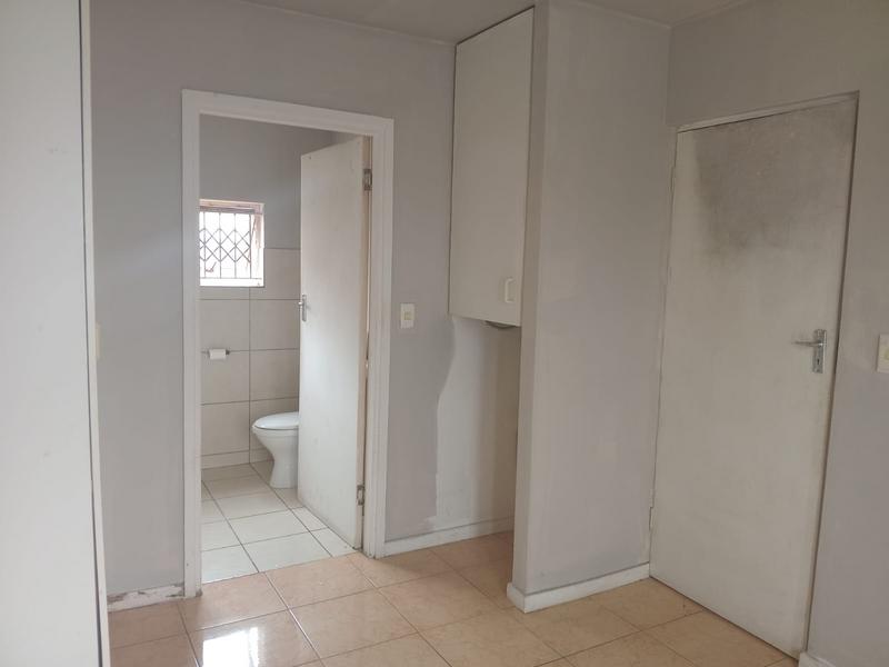1 Bedroom Property for Sale in Pinetown KwaZulu-Natal