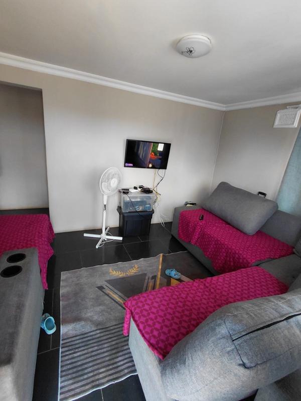 To Let 2 Bedroom Property for Rent in Umlazi KwaZulu-Natal