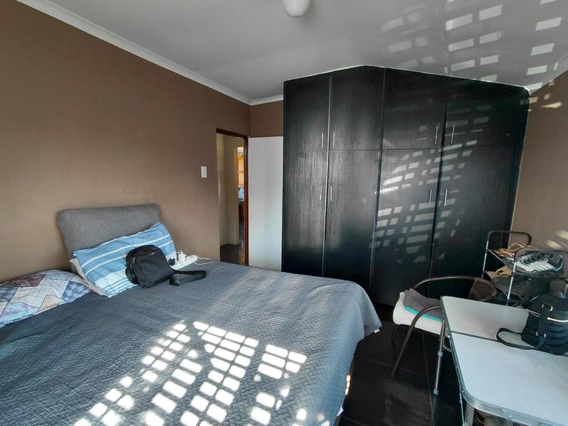To Let 2 Bedroom Property for Rent in Umlazi KwaZulu-Natal