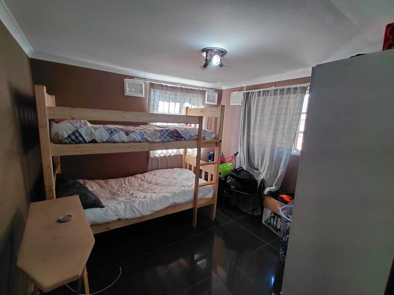 To Let 2 Bedroom Property for Rent in Umlazi KwaZulu-Natal