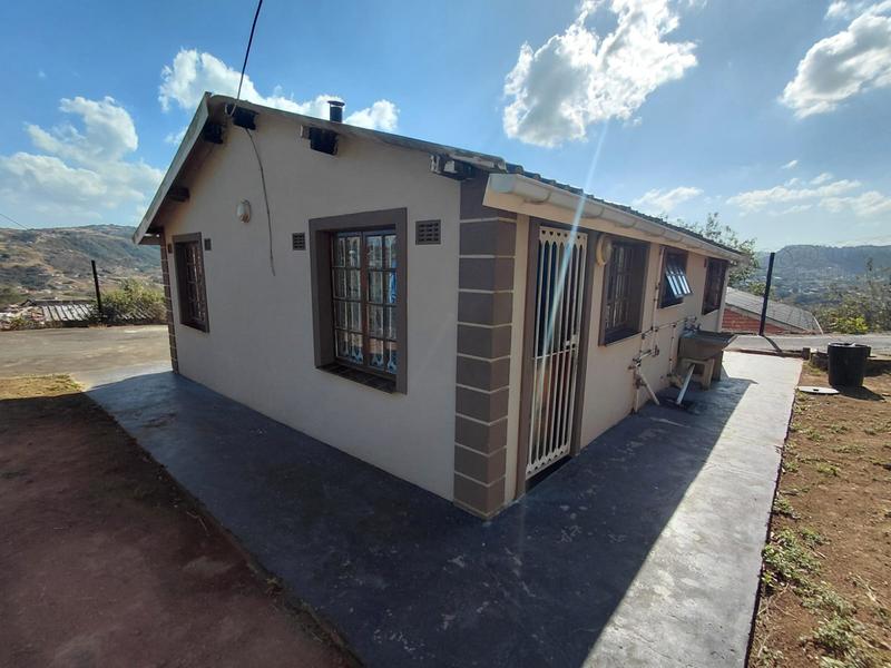 To Let 2 Bedroom Property for Rent in Umlazi KwaZulu-Natal