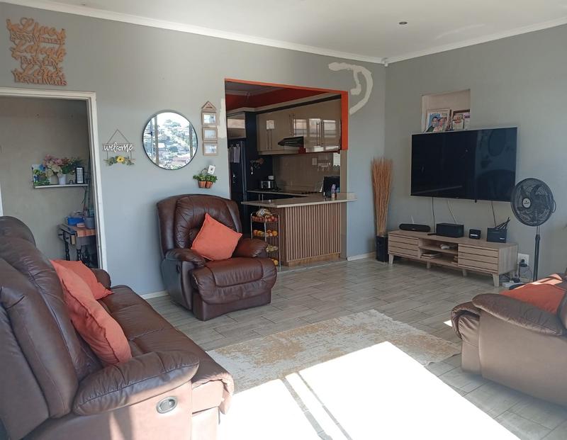 To Let 4 Bedroom Property for Rent in Bluff KwaZulu-Natal