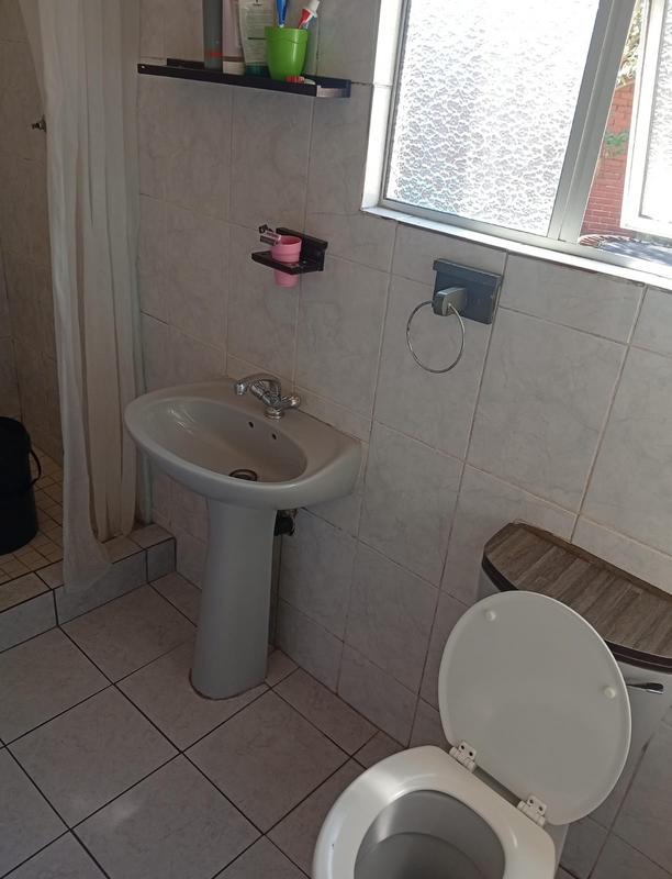 To Let 4 Bedroom Property for Rent in Bluff KwaZulu-Natal