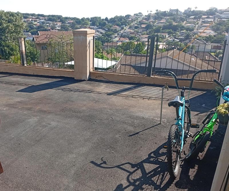 To Let 4 Bedroom Property for Rent in Bluff KwaZulu-Natal