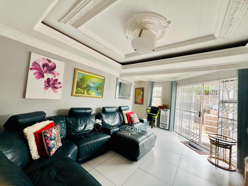 To Let 4 Bedroom Property for Rent in Newlands West KwaZulu-Natal