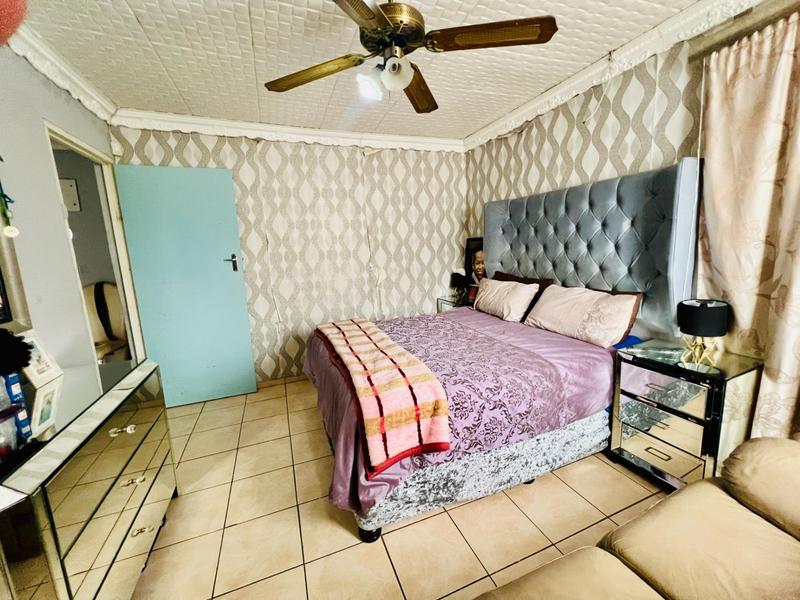 To Let 4 Bedroom Property for Rent in Newlands West KwaZulu-Natal