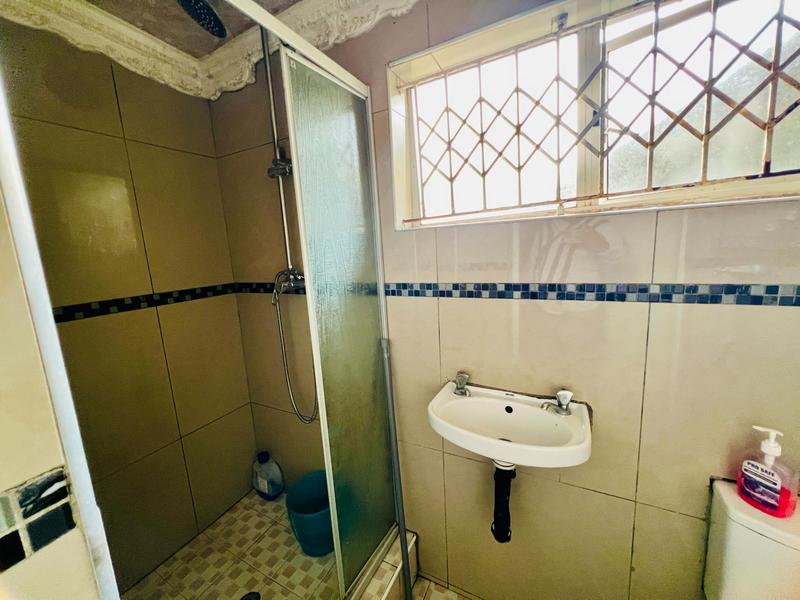 To Let 4 Bedroom Property for Rent in Newlands West KwaZulu-Natal