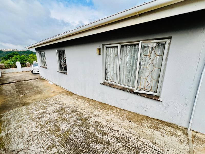 To Let 4 Bedroom Property for Rent in Newlands West KwaZulu-Natal
