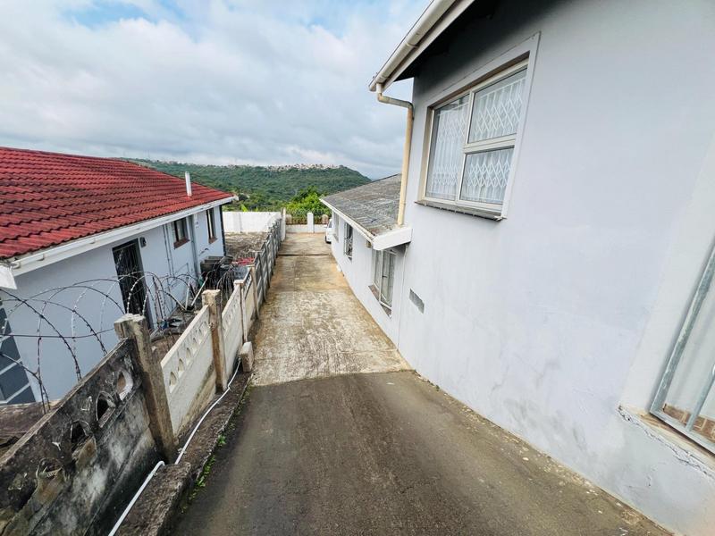 To Let 4 Bedroom Property for Rent in Newlands West KwaZulu-Natal