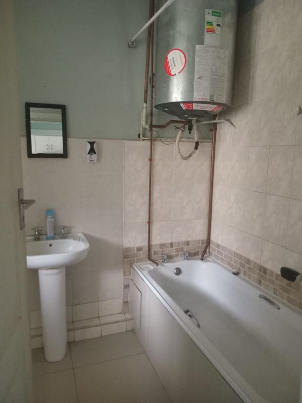To Let 1 Bedroom Property for Rent in Glenwood KwaZulu-Natal