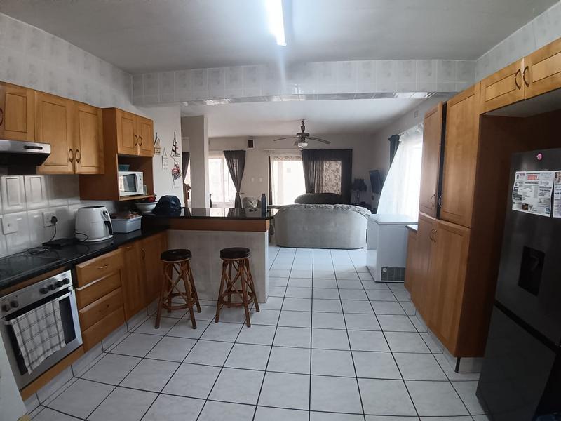 3 Bedroom Property for Sale in Uvongo Beach KwaZulu-Natal