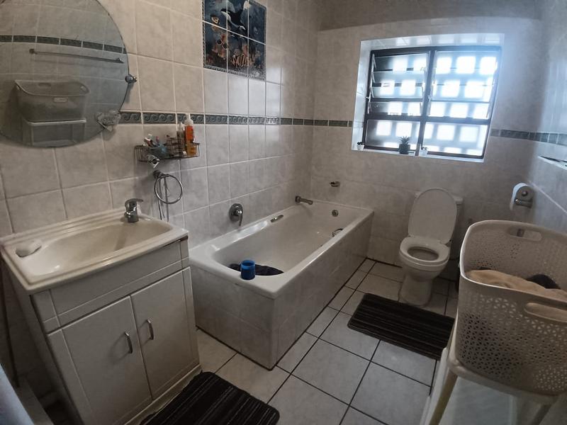 3 Bedroom Property for Sale in Uvongo Beach KwaZulu-Natal