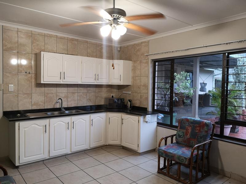 To Let 1 Bedroom Property for Rent in Amanzimtoti KwaZulu-Natal