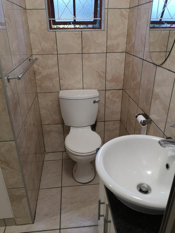 To Let 1 Bedroom Property for Rent in Amanzimtoti KwaZulu-Natal