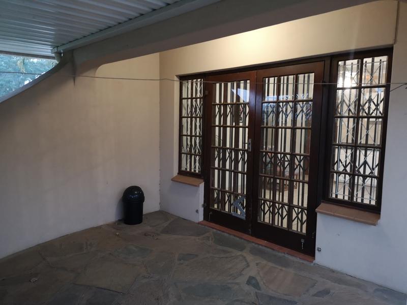 To Let 1 Bedroom Property for Rent in Amanzimtoti KwaZulu-Natal