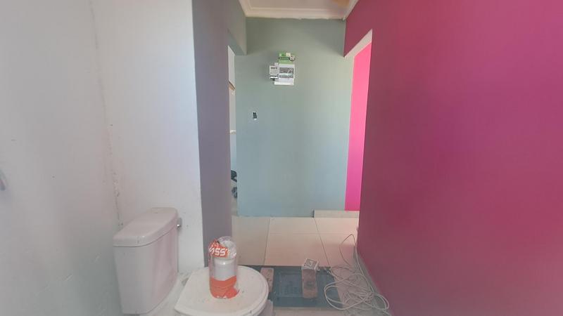 1 Bedroom Property for Sale in Umlazi KwaZulu-Natal