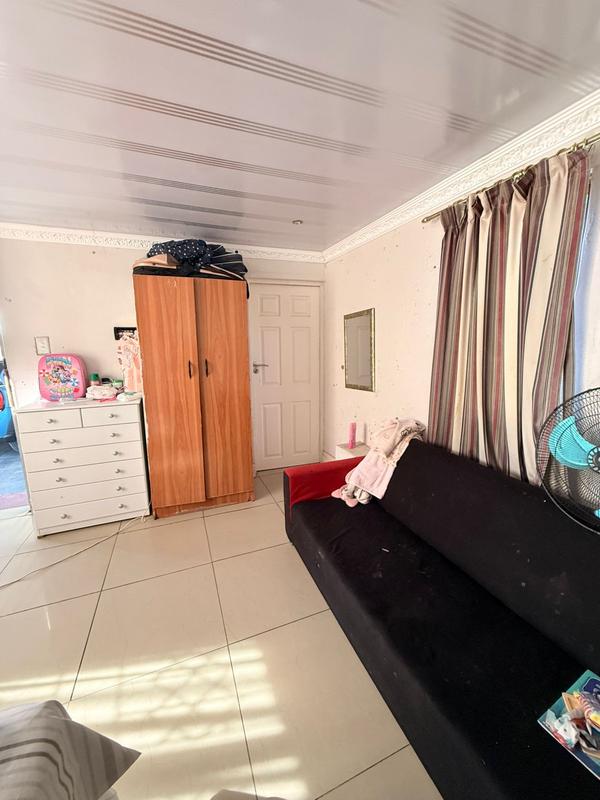 4 Bedroom Property for Sale in Ntuzuma KwaZulu-Natal