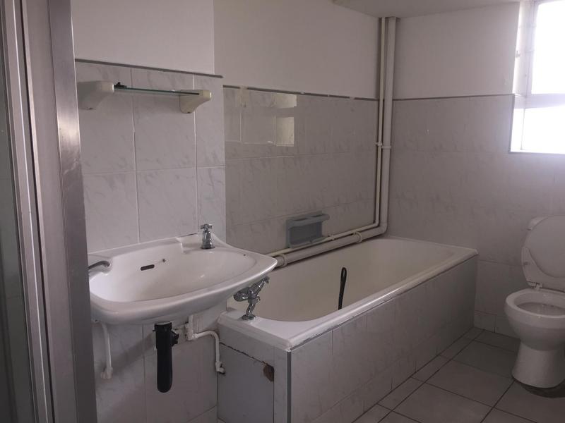 To Let 1 Bedroom Property for Rent in Esplanade KwaZulu-Natal