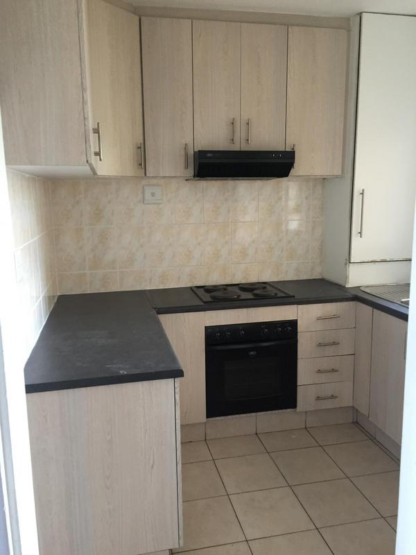 To Let 1 Bedroom Property for Rent in Esplanade KwaZulu-Natal