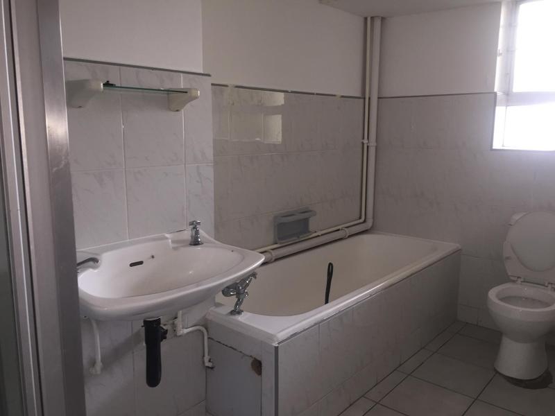 To Let 1 Bedroom Property for Rent in Esplanade KwaZulu-Natal