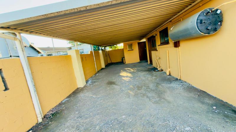 3 Bedroom Property for Sale in Kwamashu KwaZulu-Natal