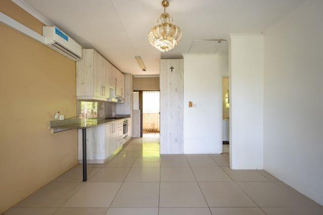 1 Bedroom Property for Sale in Queensburgh KwaZulu-Natal