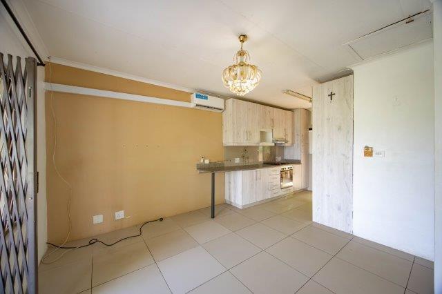 1 Bedroom Property for Sale in Queensburgh KwaZulu-Natal