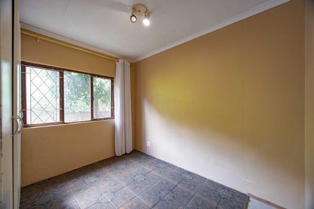1 Bedroom Property for Sale in Queensburgh KwaZulu-Natal