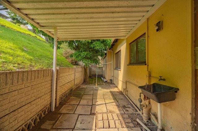 1 Bedroom Property for Sale in Queensburgh KwaZulu-Natal