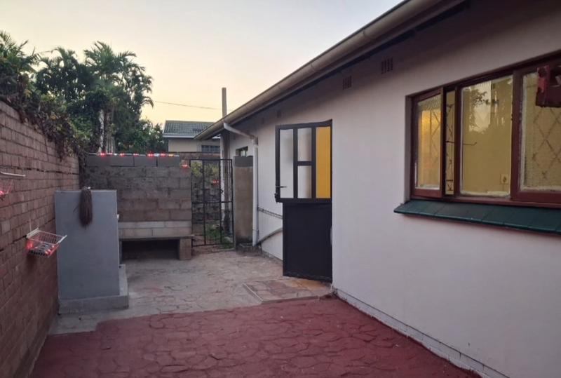 1 Bedroom Property for Sale in Amanzimtoti KwaZulu-Natal