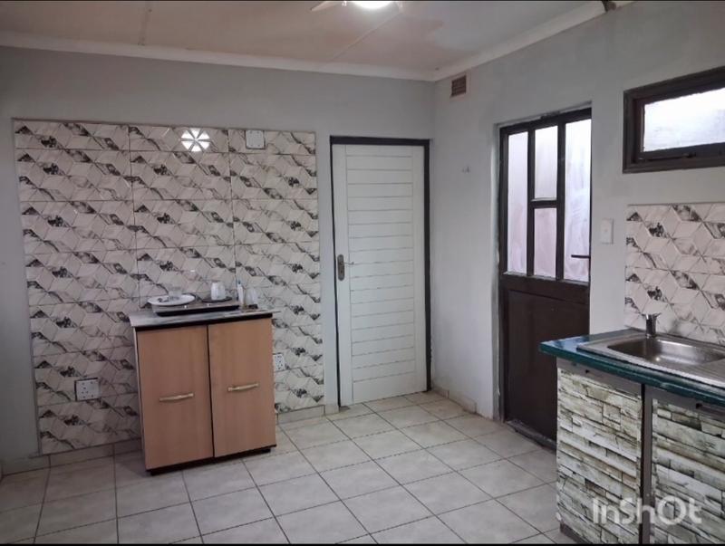 1 Bedroom Property for Sale in Amanzimtoti KwaZulu-Natal