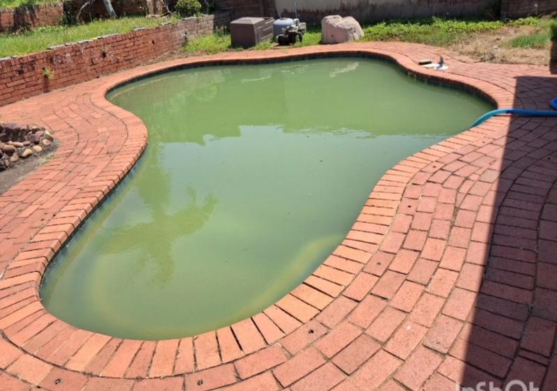 1 Bedroom Property for Sale in Amanzimtoti KwaZulu-Natal