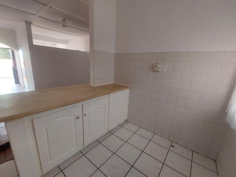 To Let 1 Bedroom Property for Rent in Lawrence Rocks KwaZulu-Natal