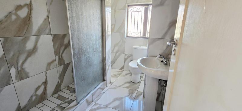 To Let 1 Bedroom Property for Rent in Crossmoor KwaZulu-Natal