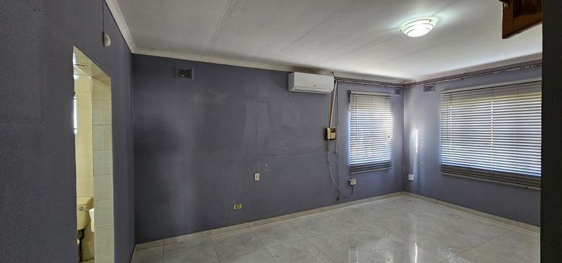 4 Bedroom Property for Sale in Park Rynie KwaZulu-Natal