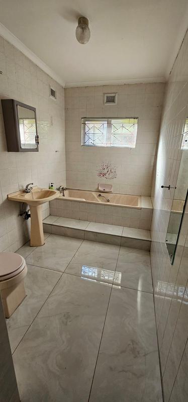 4 Bedroom Property for Sale in Park Rynie KwaZulu-Natal