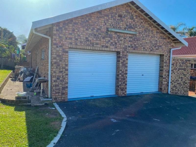 4 Bedroom Property for Sale in Park Rynie KwaZulu-Natal