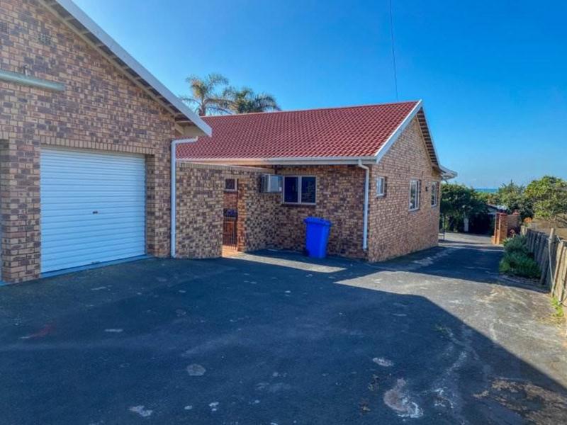 4 Bedroom Property for Sale in Park Rynie KwaZulu-Natal