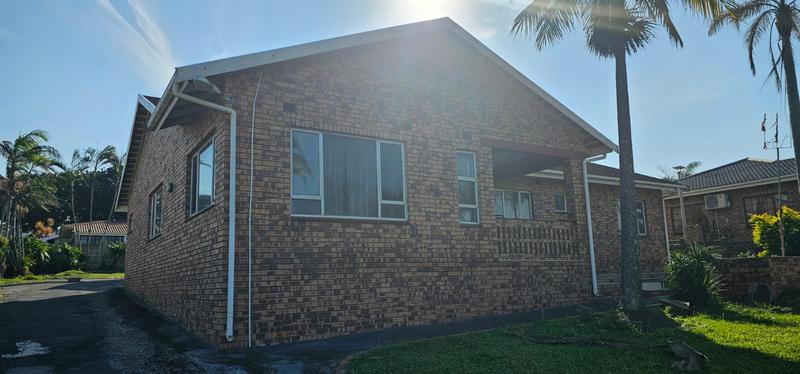4 Bedroom Property for Sale in Park Rynie KwaZulu-Natal