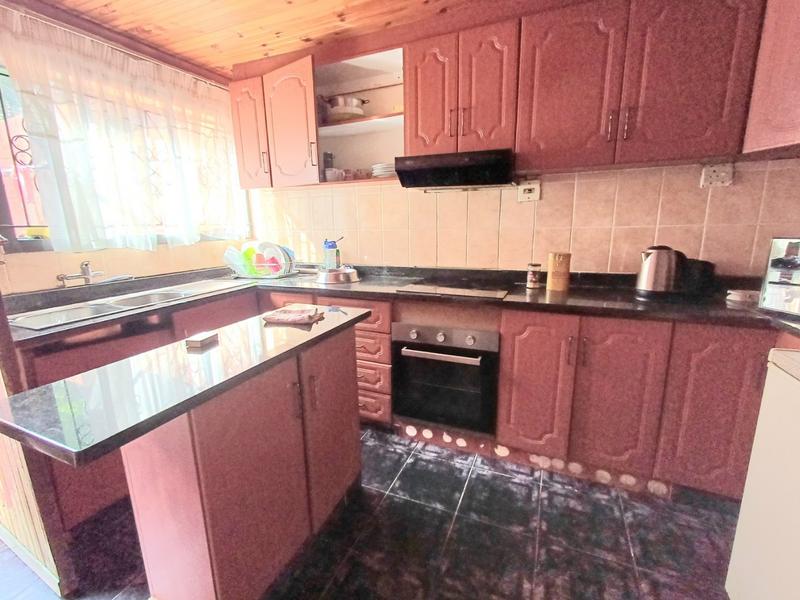 2 Bedroom Property for Sale in Stonebridge KwaZulu-Natal