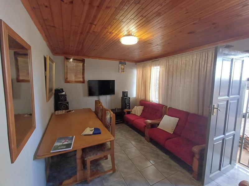2 Bedroom Property for Sale in Stonebridge KwaZulu-Natal